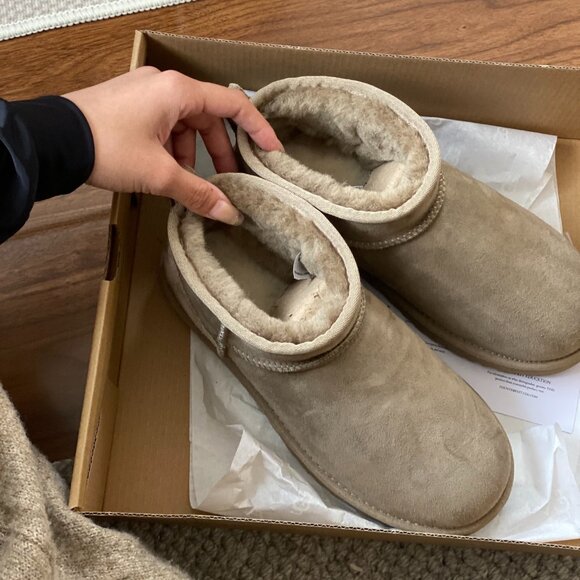 UGG Classic Ultra Mini Boots - Picture 4 of 6